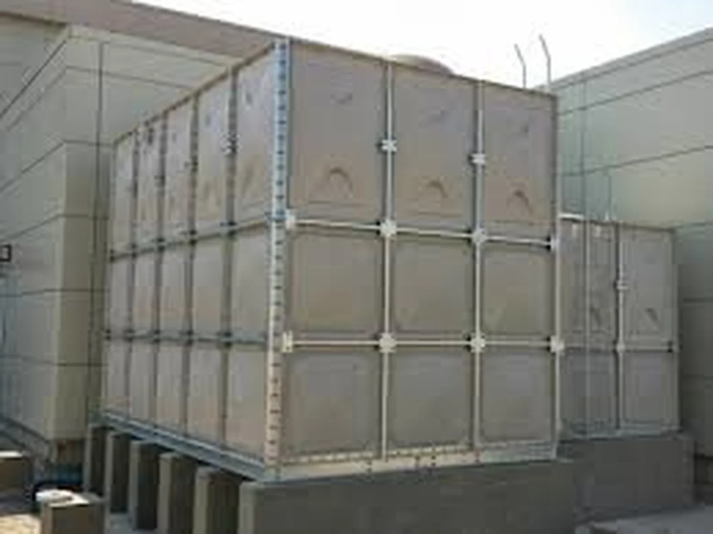 PANEL TANKS AND MAINTENANCE